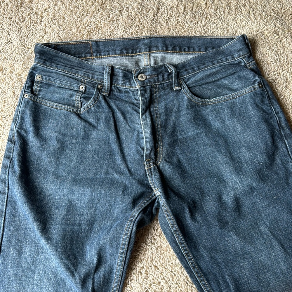 Levi Strauss and Company style 559 W34 L32